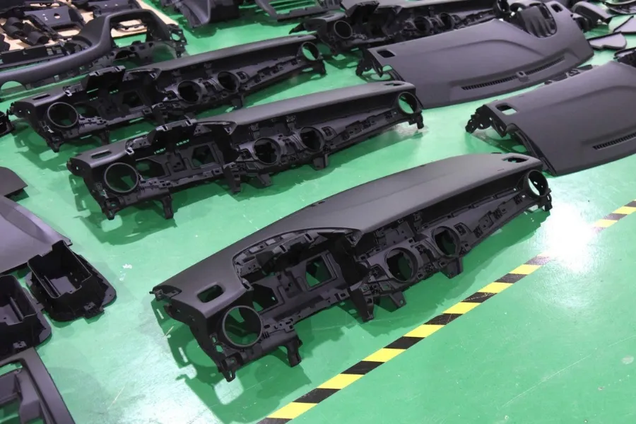 What is Reaction Injection Molding (RIM)